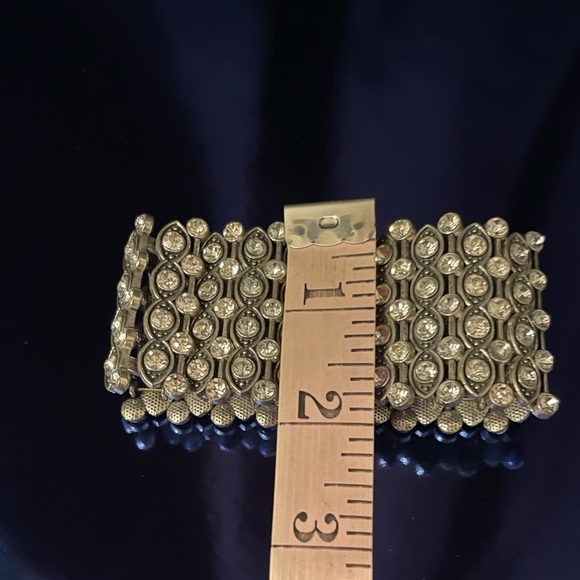 Large Clear Rhinestone Silver Toned Stretch Bracelet - Picture 6 of 7